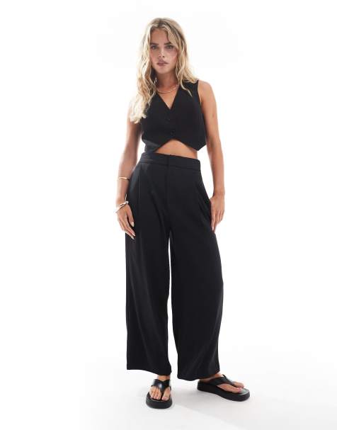 Stradivarius Petite cropped tailored pants in black - view 1