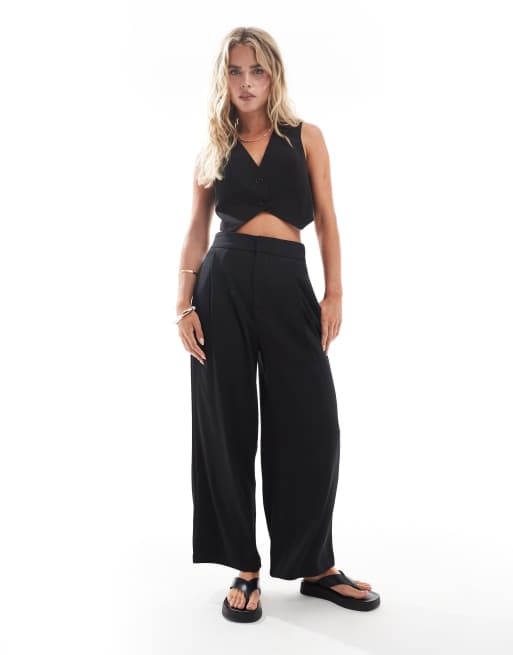 Stradivarius Petite cropped tailored pants in black