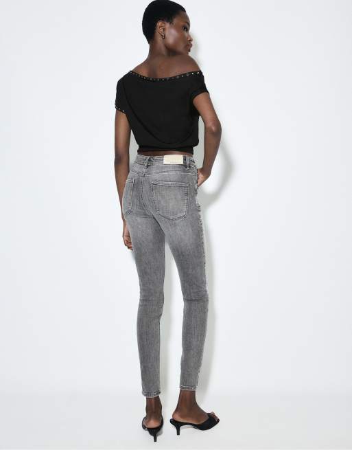 Stradivarius Petite - D07 - Jeans skinny con vita normale lavaggio grigio scuro, 2 di 4