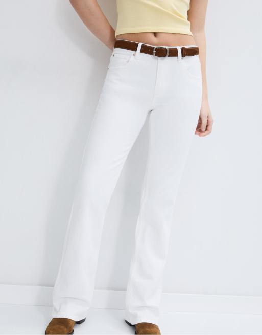 Stradivarius Petite - D68 - Jean bootcut avec ceinture - Blanc, 2 de 4
