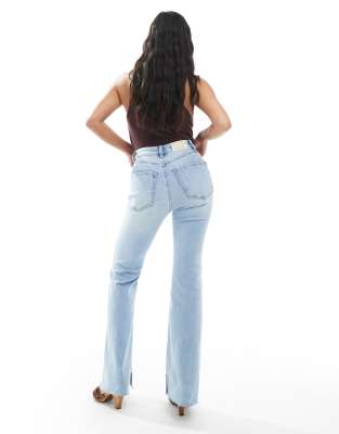 Stradivarius Petite D74 Flare Slit Jeans In Blue
