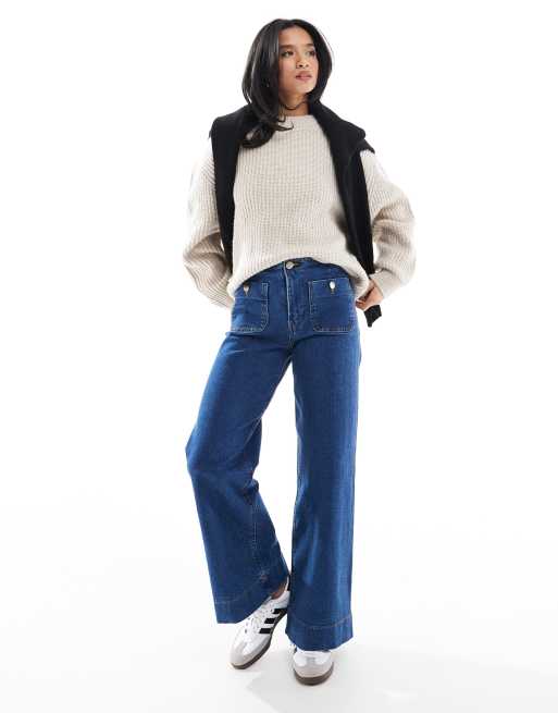 Stradivarius Petite - D77 - Jeans met rechte pijpen en knoopdetail in donkere wassing