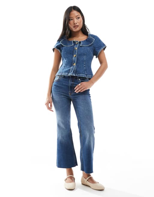Stradivarius Petite - D78 - Cropped flared jeans in medium wassing
