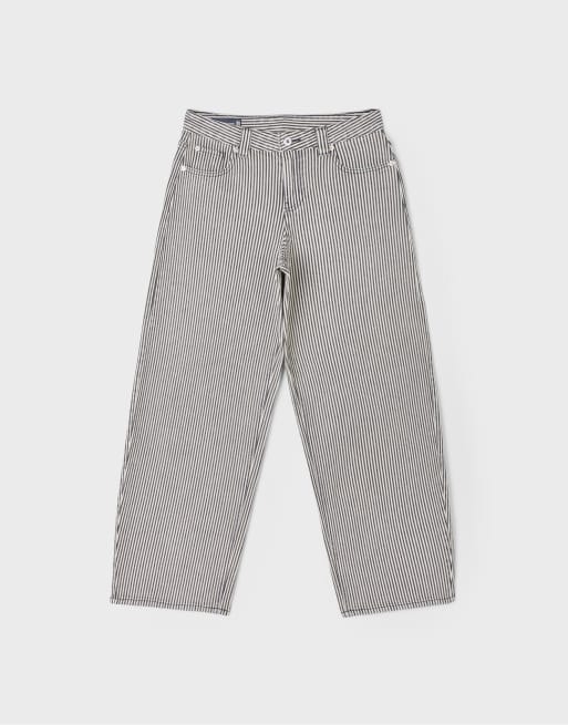 Stradivarius Petite d80 striped barrel-leg jeans in dark grey, 6 of 7