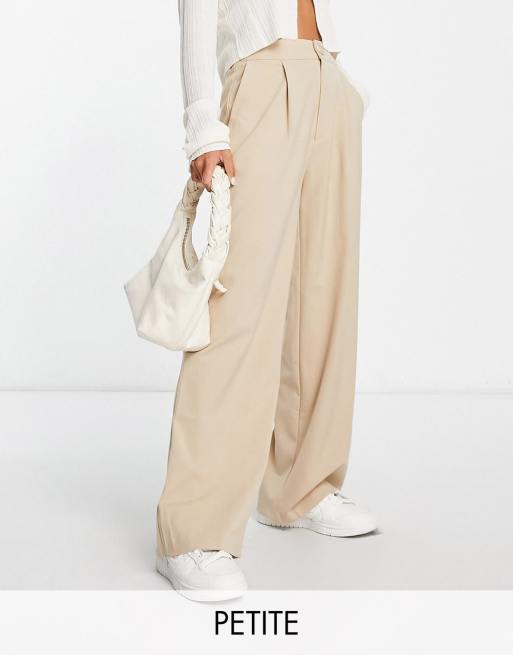 Stradivarius Petite – Dad-Hose in Beige mit lockerem Schnitt und weitem Bein