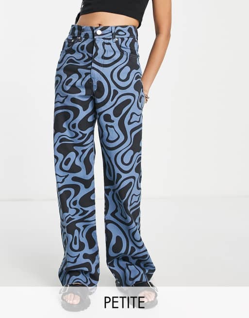 Stradivarius Petite - Dad jeans met retro print in blauw