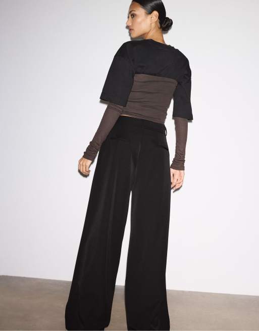 Stradivarius Petite – Elegante Hose in Schwarz mit weitem Bein und Abnähern, 3 von 4
