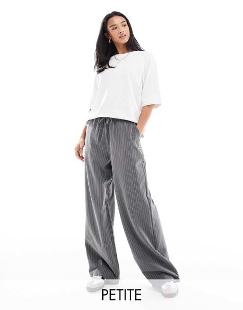Stradivarius Petite – Elegante Schlupfhose in Grau mit Nadelstreifen - view 1