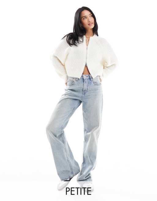 Stradivarius Petite – Jasnoniebieskie jeansy typu dad z szerokimi nogawkami