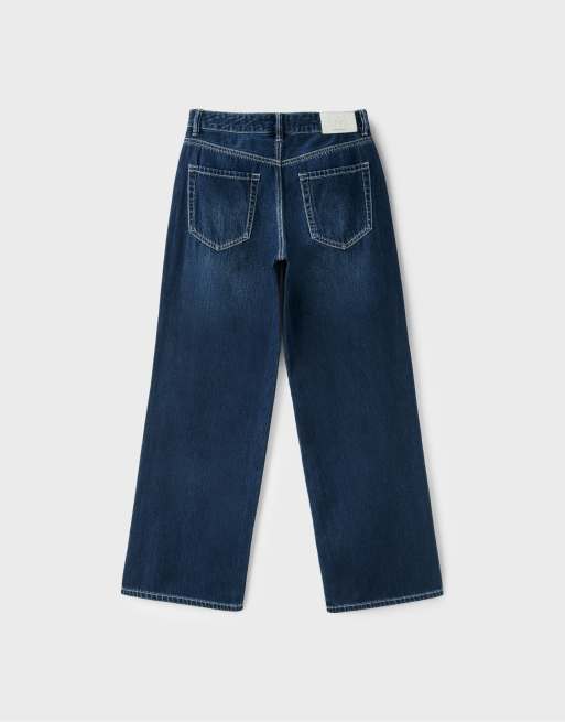 Stradivarius Petite jeans a gamba larga e vita bassa in denim blu scuro, 7 di 7