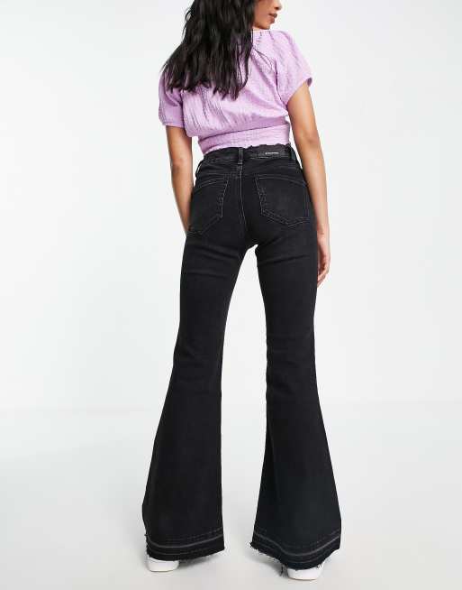 Stradivarius Petite - Jeans a zampa a vita bassa neri, 2 di 4