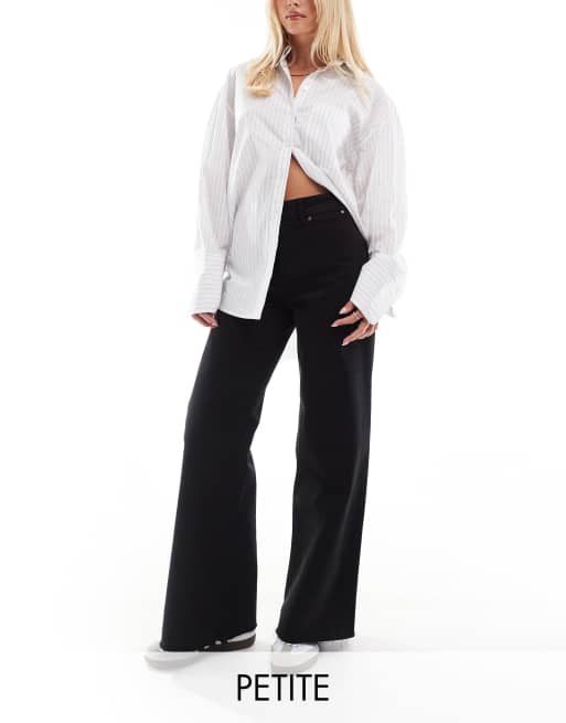 Stradivarius - Petite - Jeans met rechte pijpen in zwart