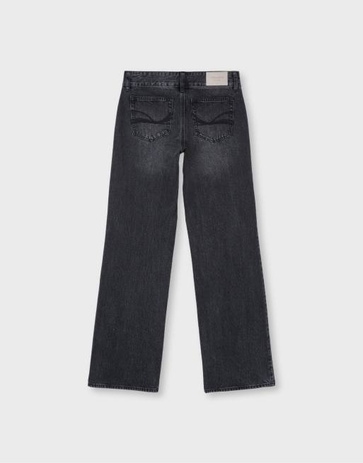 Stradivarius Petite low-rise straight-leg jeans with hammer waistband in black denim washed effect, 7 of 7
