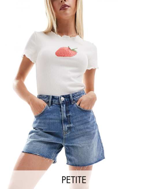 Stradivarius Petite – Mellanblå jeansshorts i dad-modell 