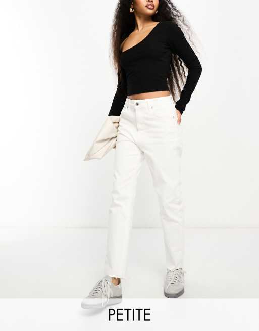 Stradivarius Petite - Mom jeans slim elasticizzati écru in cotone - CREAM