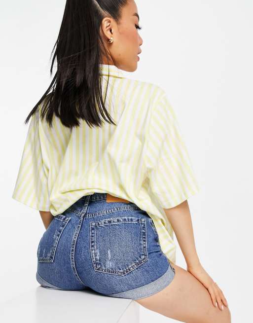 Stradivarius Petite mom short in medium wash, 2 of 4