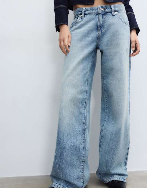 Stradivarius Petite - Overfarvede blå jeans med lige ben og lav talje samt lommer med nitter, 2 af 4