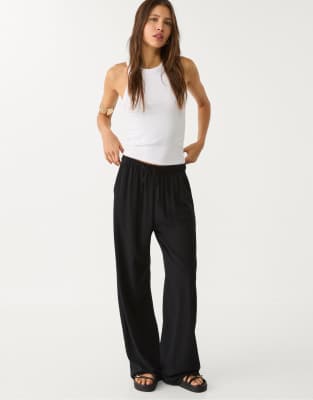 Stradivarius Petite - Pantalon en lin mélangé - Noir