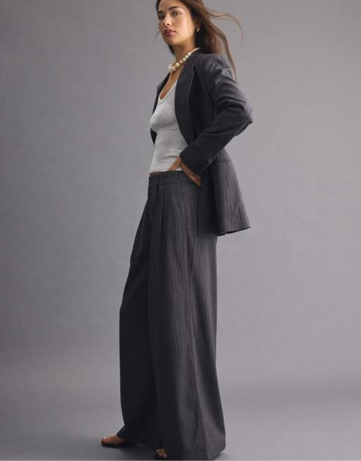 Stradivarius Petite pantaloni a gamba larga a righe grigi, 5 di 7