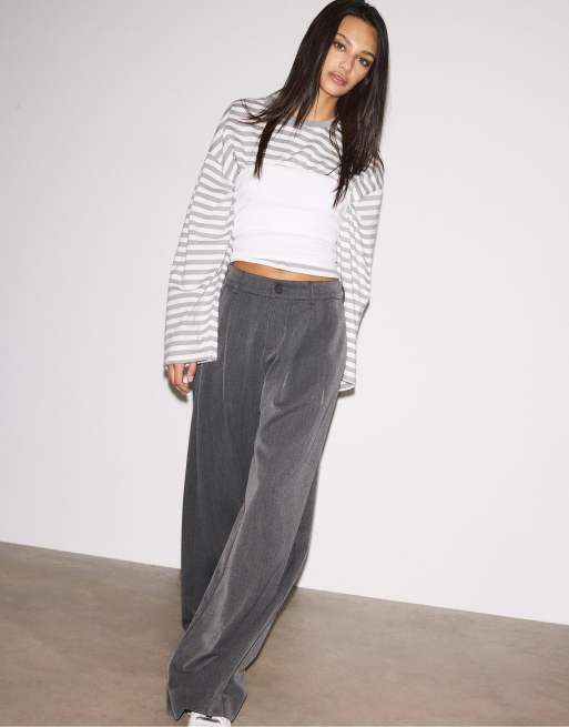 Stradivarius Petite - Pantaloni eleganti a fondo ampio con pinces grigio scuro, 2 di 4