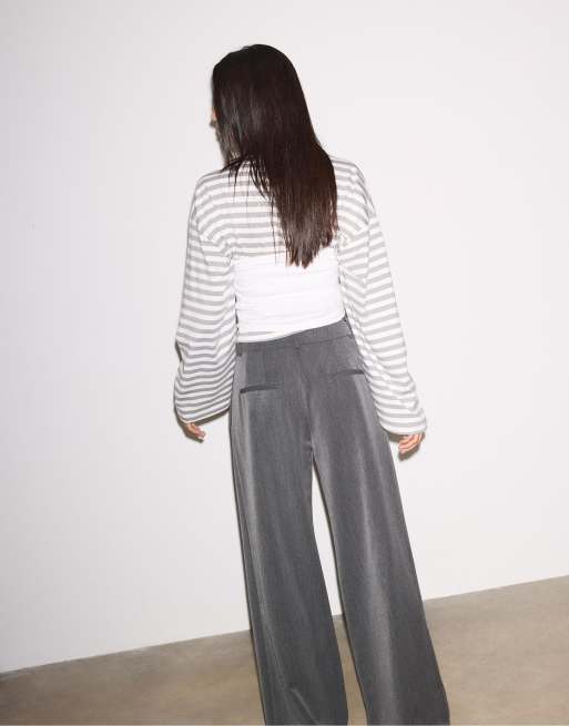 Stradivarius Petite - Pantaloni eleganti a fondo ampio con pinces grigio scuro, 4 di 4