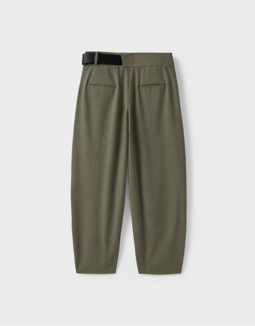 Stradivarius Petite pantaloni eleganti con pince e cintura in kaki, 6 di 6
