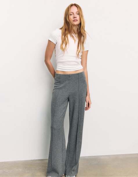 Stradivarius Petite pantaloni in maglia con dettaglio cuciture grigio scuro - view 1