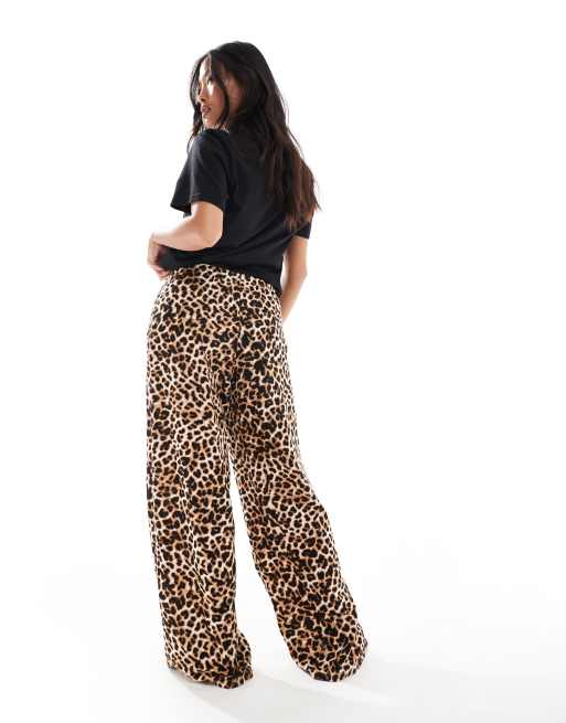 Stradivarius Petite Pantaloni leopardati