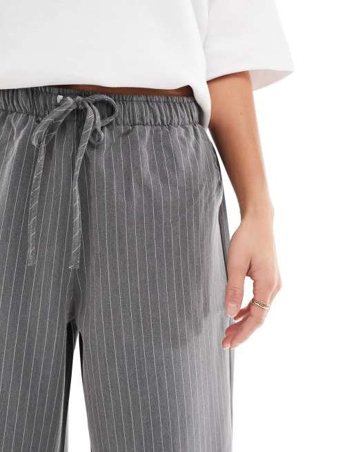 Stradivarius Petite pull on pants in grey, 5 of 5