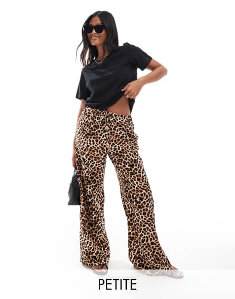 Stradivarius Petite pull on trouser in leopard - view 1