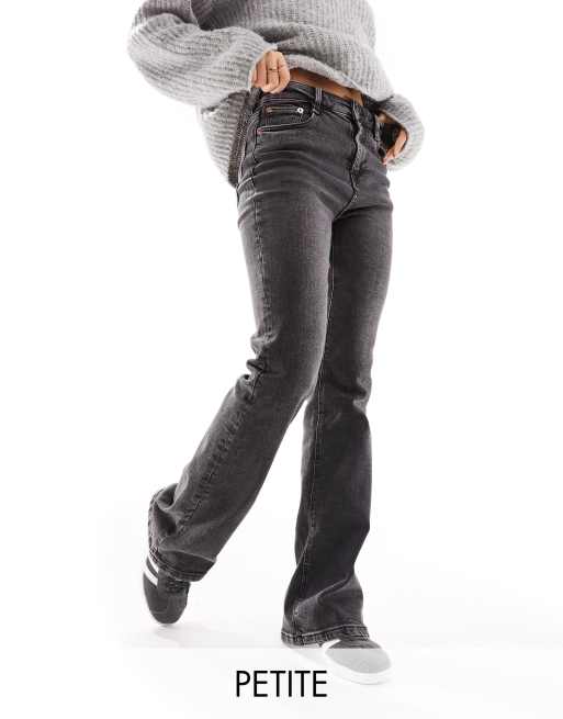 Stradivarius - Petite - Rechte bootcut jeans met zwarte wassing 