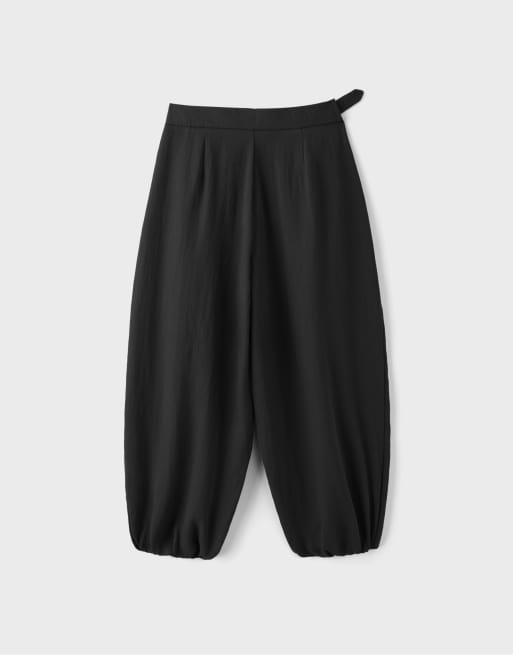 Stradivarius Petite sarouel trousers with buckle in black, 7 of 7