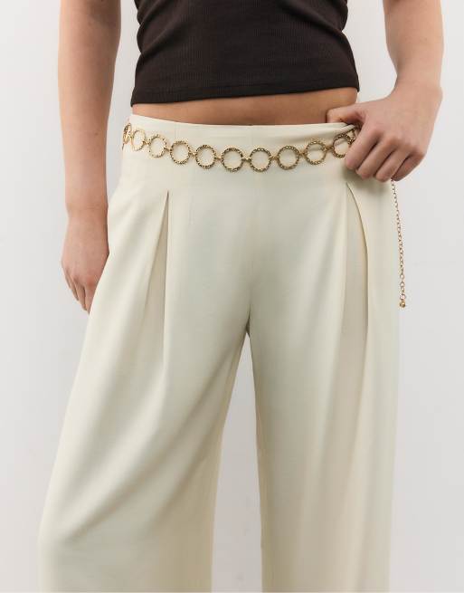 Stradivarius Petite satin trousers with darts and chain in ecru, 3 of 4