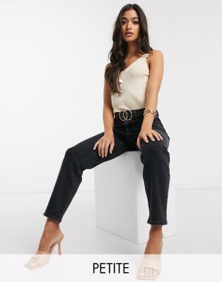 Stradivarius Petite - Schmal geschnittene Mom-Jeans mit Stretch, in Schwarz