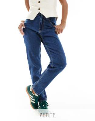 Stradivarius Petite - Schmale Mom-Jeans in Indigoblau mit Stretchanteil