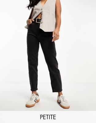 Stradivarius Petite - Schmale Mom-Jeans in Schwarz