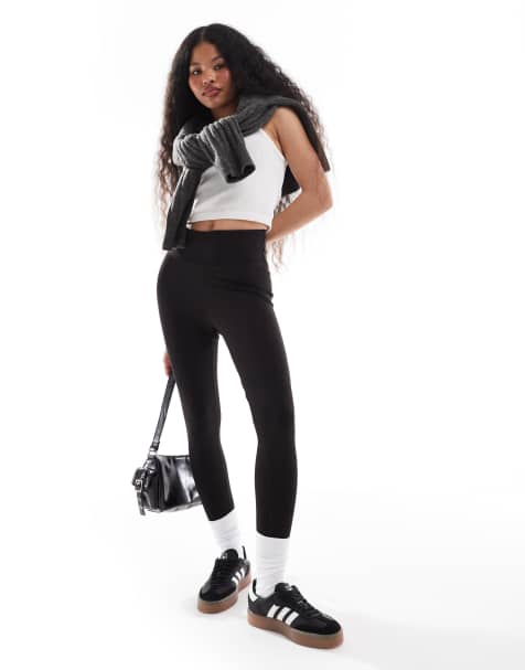 Stradivarius Petite sculpt legging in black - view 1