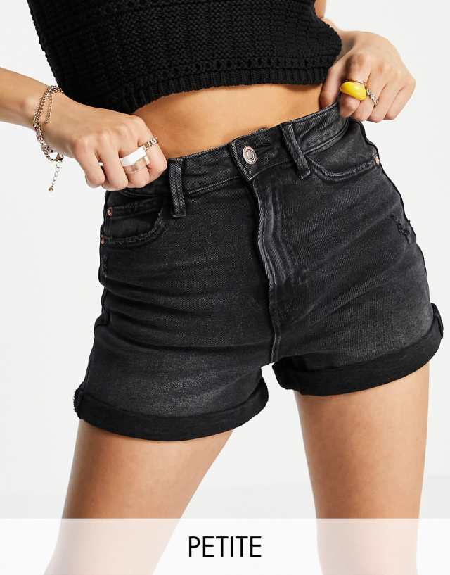 Stradivarius Petite slim mom denim short in washed black