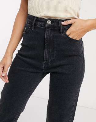 stradivarius mom jean with stretch in black