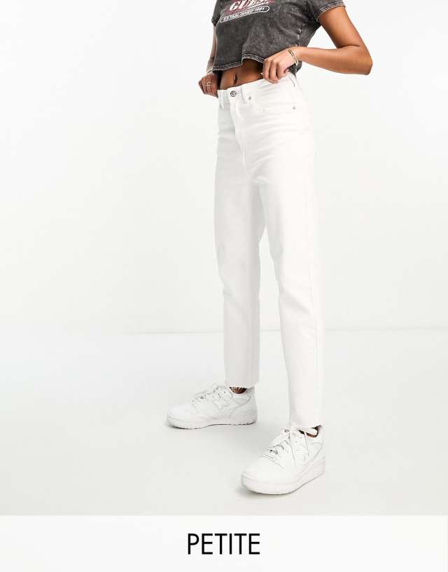 Stradivarius Petite slim mom jean with stretch in white