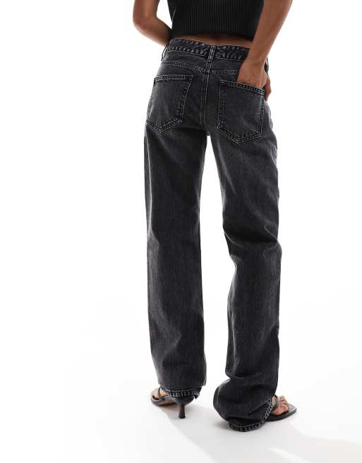 Stradivarius Petite – STR – Gerade geschnittene Jeans in verwaschenem Schwarz, 3 von 5