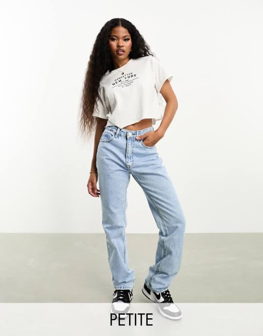 Stradivarius Petite - STR - Jeans met rechte pijpen in lichte wassing 