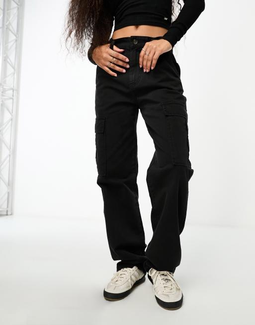 Stradivarius Petite straight leg cargo pants in black, 3 of 4