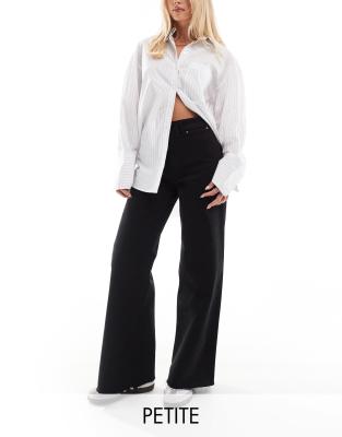 Stradivarius Petite Straight Leg Jeans In Black