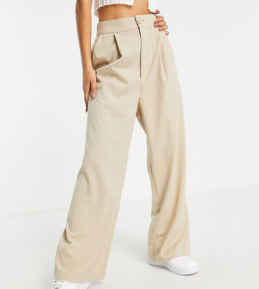 Stradivarius Petite Wide Leg Relaxed Dad Trousers In Beige-Neutral