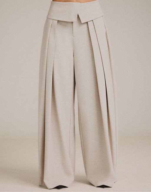Stradivarius Petite wide-leg trousers with turned-up waistband in beige, 2 of 6