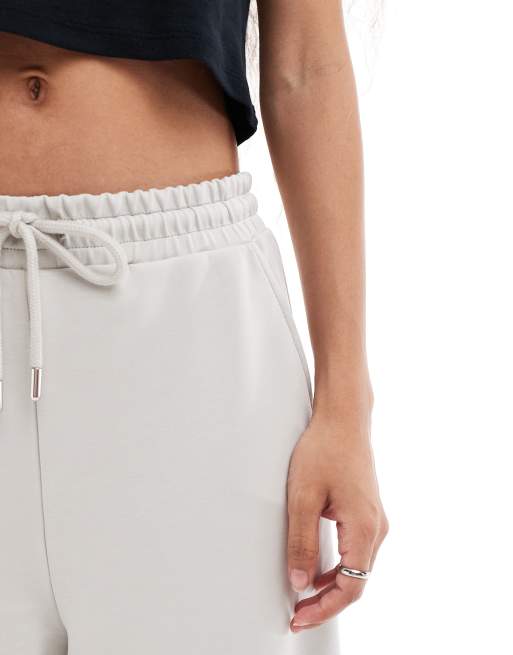 Stradivarius Petite - Zachte joggingbroek met wijde pijpen in lichtgrijs, 4 van 5