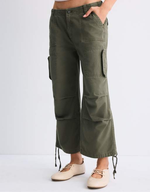 Stradivarius pirat cargobyxor i khaki, 2 av 7