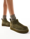 [Stradivarius] Stradivarius platform fluffy boots in khaki-Brown 36 KHAKI