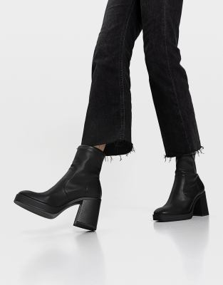 stradivarius platform boots in black